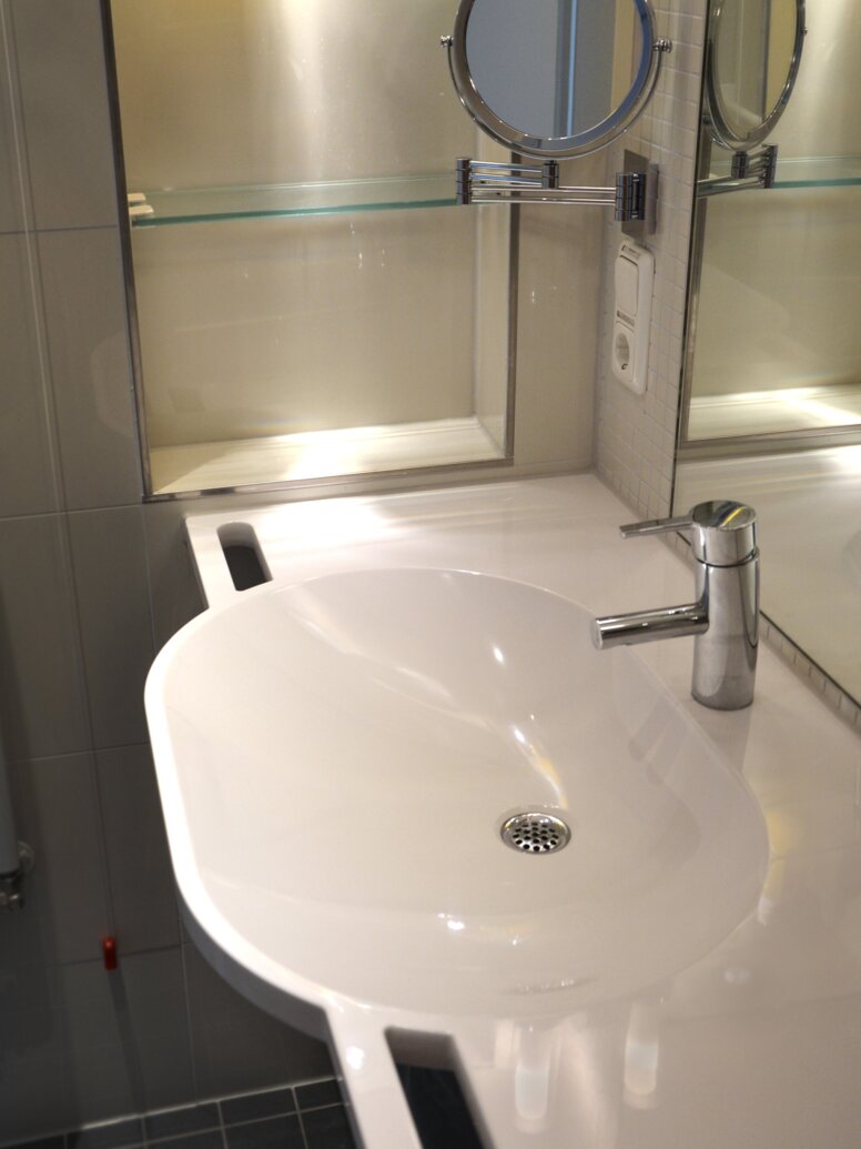 St. Antonius Hospital in Cologne Washbasin in St. Antonius Hospital