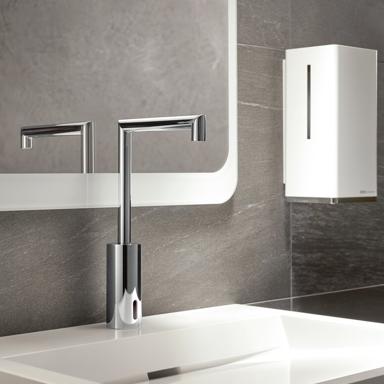 Sensoric single-lever basin mixer